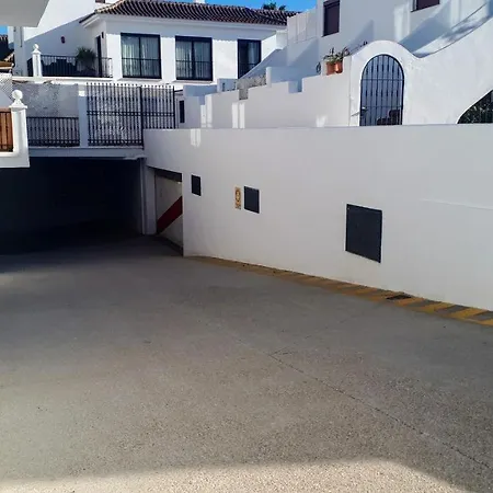 Apartment 409 Marina Real Puerto De La Duquesa Playa