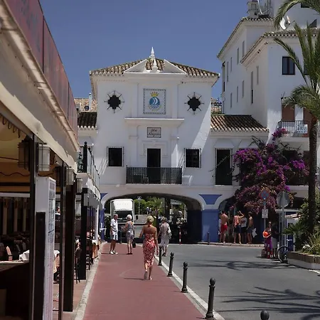 409 Marina Real Puerto De La Duquesa Playa 公寓