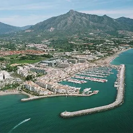 409 Marina Real Puerto De La Duquesa Playa Apartment *