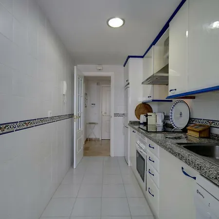 409 Marina Real Puerto De La Duquesa Playa Apartment *