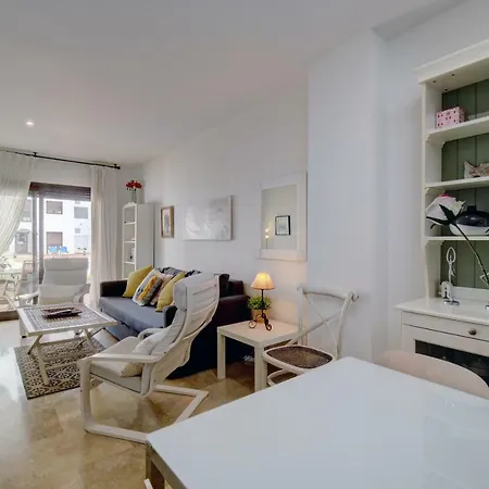 409 Marina Real Puerto De La Duquesa Playa Apartment