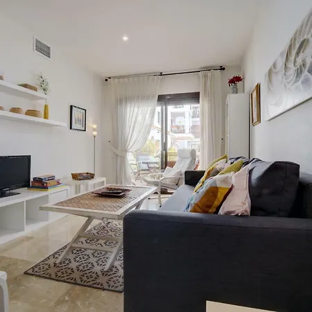 Apartment 409 Marina Real Puerto De La Duquesa Playa