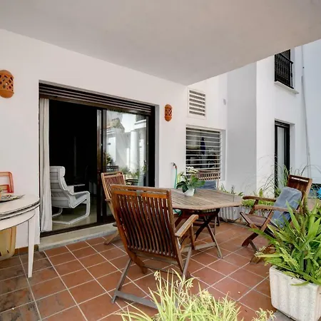 Apartment 409 Marina Real Puerto De La Duquesa Playa