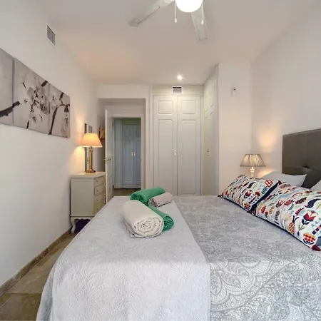 409 Marina Real Puerto De La Duquesa Playa Apartamento *